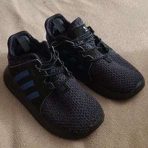 Comfortable Adidas tennis shoes